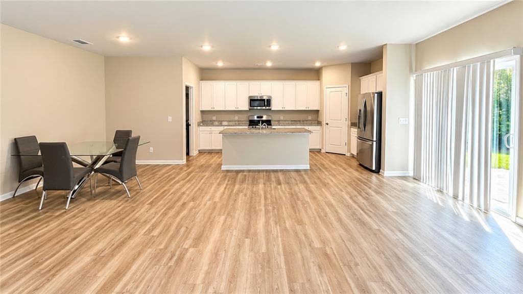 5 bedroom, 3 bathroom, 2,178 sq ft single family residence for sale at 739 Gelderland Drive, Hampton, GA 30228 — photo 4