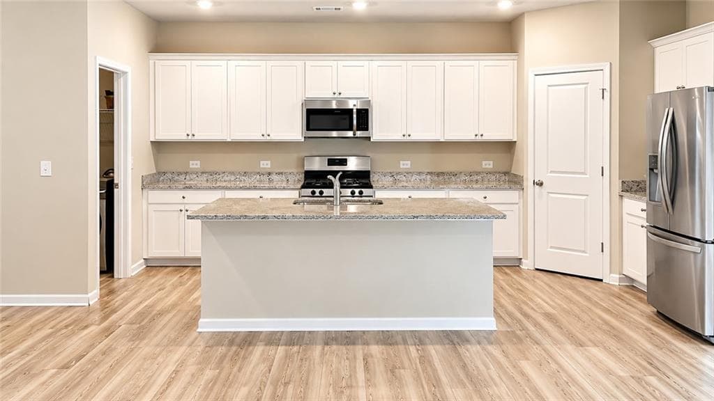 5 bedroom, 3 bathroom, 2,178 sq ft single family residence for sale at 739 Gelderland Drive, Hampton, GA 30228 — photo 5