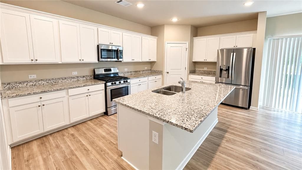 5 bedroom, 3 bathroom, 2,178 sq ft single family residence for sale at 739 Gelderland Drive, Hampton, GA 30228 — photo 8