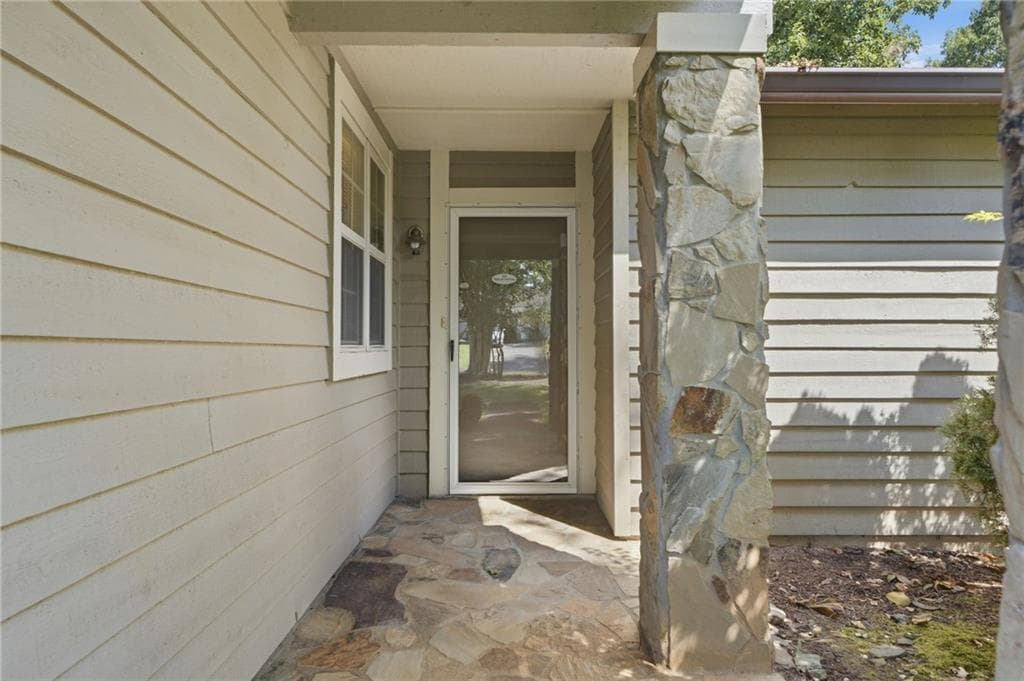 3 bedroom, 2 bathroom, 1,521 sq ft single family residence for sale at 2835 Landington Way, Duluth, GA 30096 — photo 4