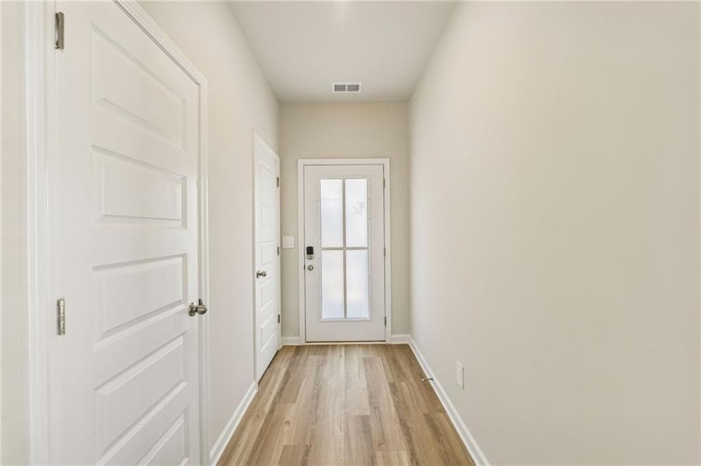 4 bedroom, 4 bathroom, 2,199 sq ft single family residence for sale at 5035 Margot Way, Cumming, GA 30041 — photo 7