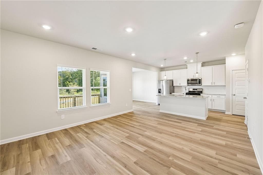 4 bedroom, 4 bathroom, 2,199 sq ft single family residence for sale at 5035 Margot Way, Cumming, GA 30041 — photo 9