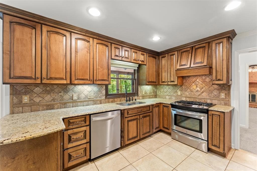 5 bedroom, 4 bathroom, 3,765 sq ft single family residence for sale at 3201 Country Club Court, Kennesaw, GA 30144 — photo 3