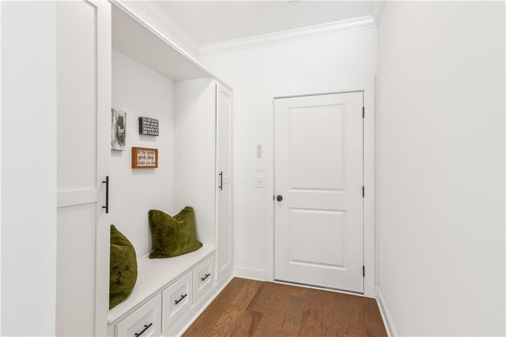 4 bedroom, 4 bathroom, 2,372 sq ft single family residence for sale at 300 Villa Magnolia Lane, Alpharetta, GA 30009 — photo 7