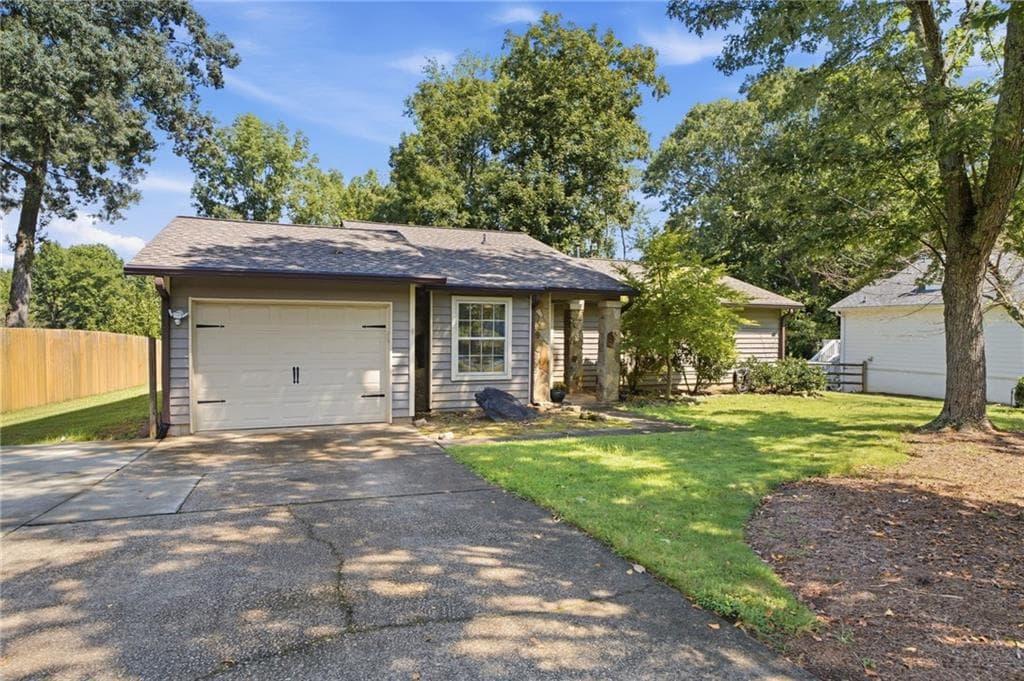 3 bedroom, 2 bathroom, 1,521 sq ft single family residence for sale at 2835 Landington Way, Duluth, GA 30096 — photo 2