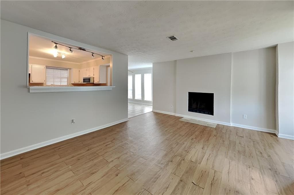 2 bedroom, 3 bathroom, 1,276 sq ft single family residence for sale at 804 Heritage Oaks Drive, Stone Mountain, GA 30088 — photo 2