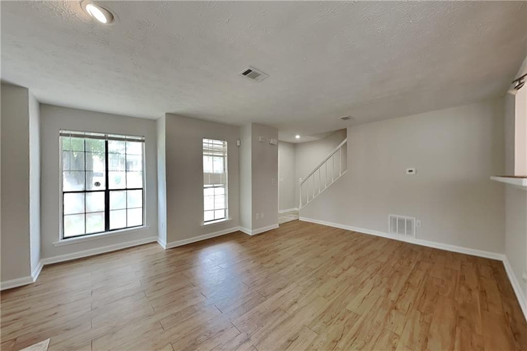 2 bedroom, 3 bathroom, 1,276 sq ft single family residence for sale at 804 Heritage Oaks Drive, Stone Mountain, GA 30088 — photo 3