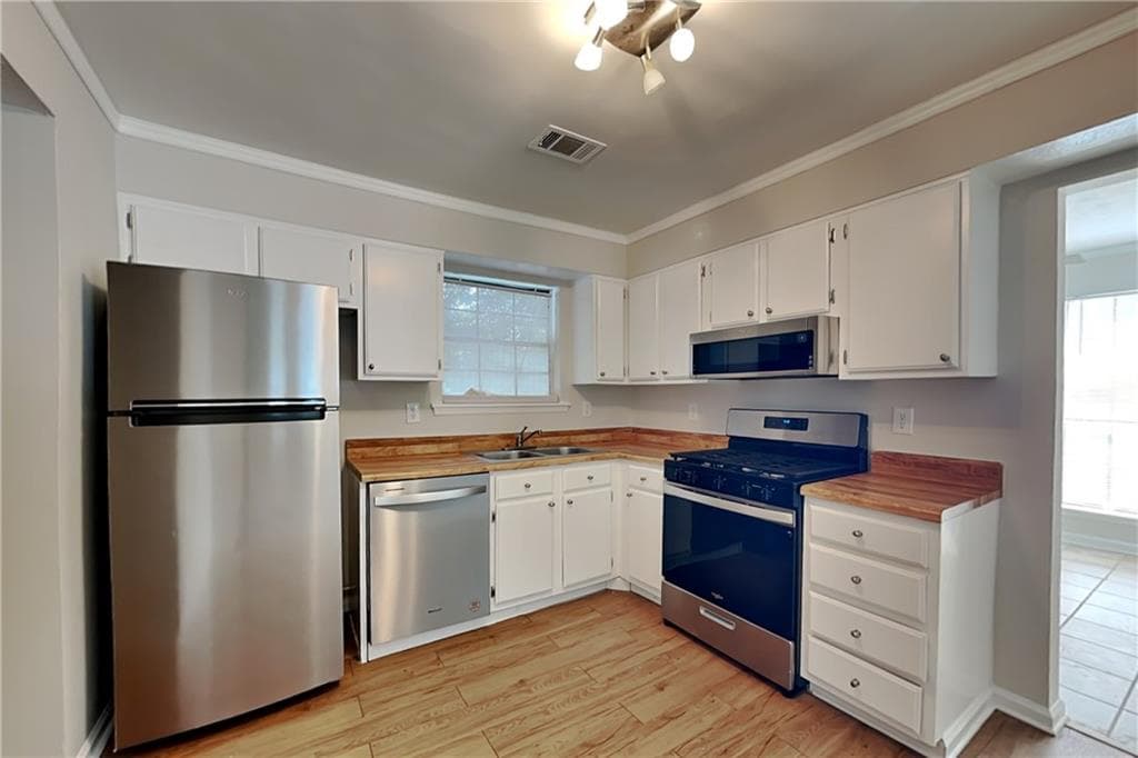 2 bedroom, 3 bathroom, 1,276 sq ft single family residence for sale at 804 Heritage Oaks Drive, Stone Mountain, GA 30088 — photo 6