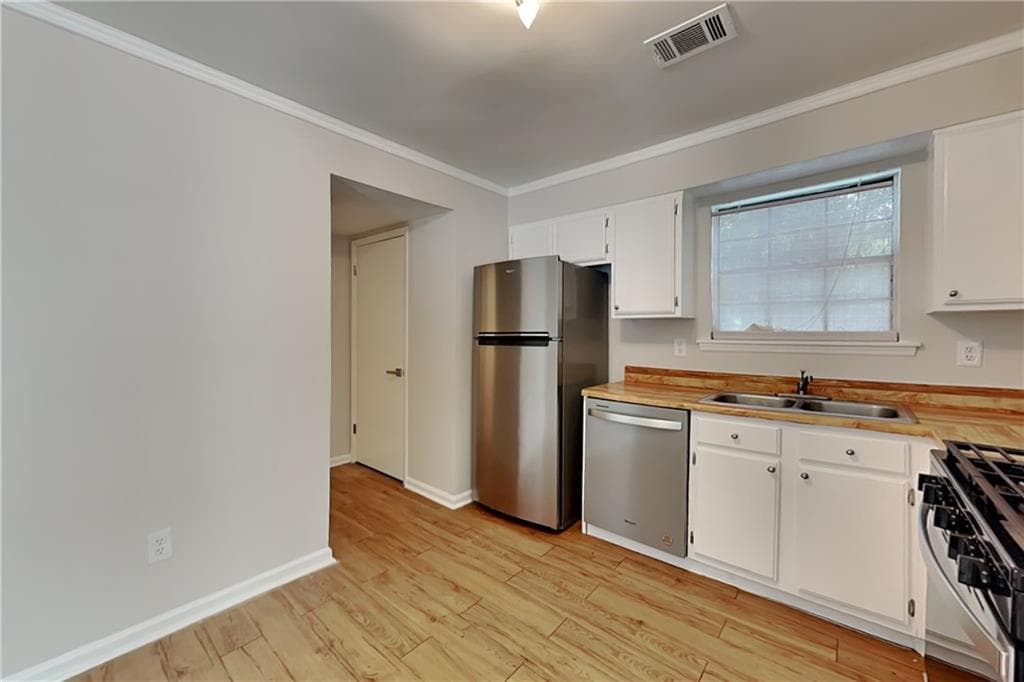 2 bedroom, 3 bathroom, 1,276 sq ft single family residence for sale at 804 Heritage Oaks Drive, Stone Mountain, GA 30088 — photo 7