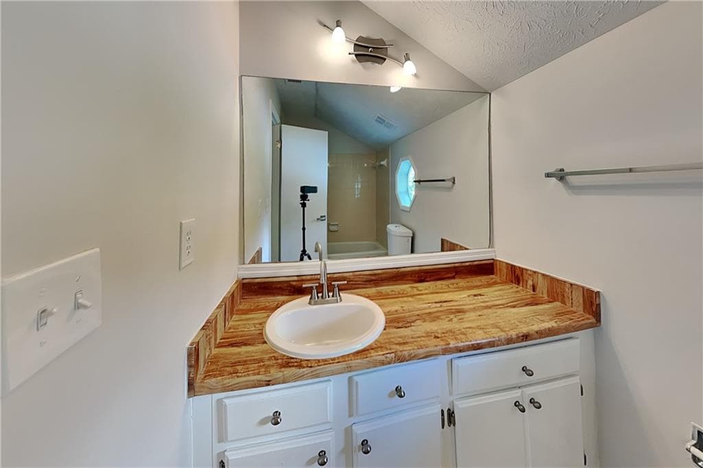 2 bedroom, 3 bathroom, 1,276 sq ft single family residence for sale at 804 Heritage Oaks Drive, Stone Mountain, GA 30088 — photo 10