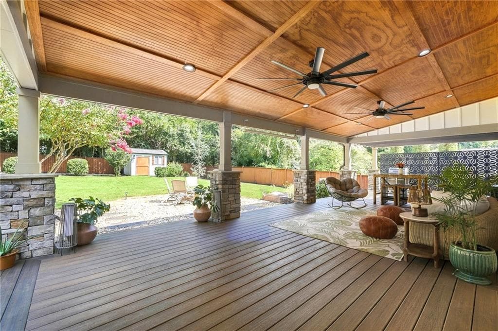 3 bedroom, 3 bathroom, 2,050 sq ft single family residence for sale at 9875 La View Circle, Roswell, GA 30075 — photo 5
