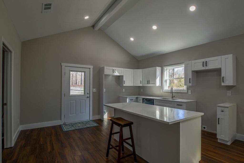 2 bedroom, 2 bathroom, 1,800 sq ft single family residence for sale at 1020 Riverbend Road, Commerce, GA 30530 — photo 7