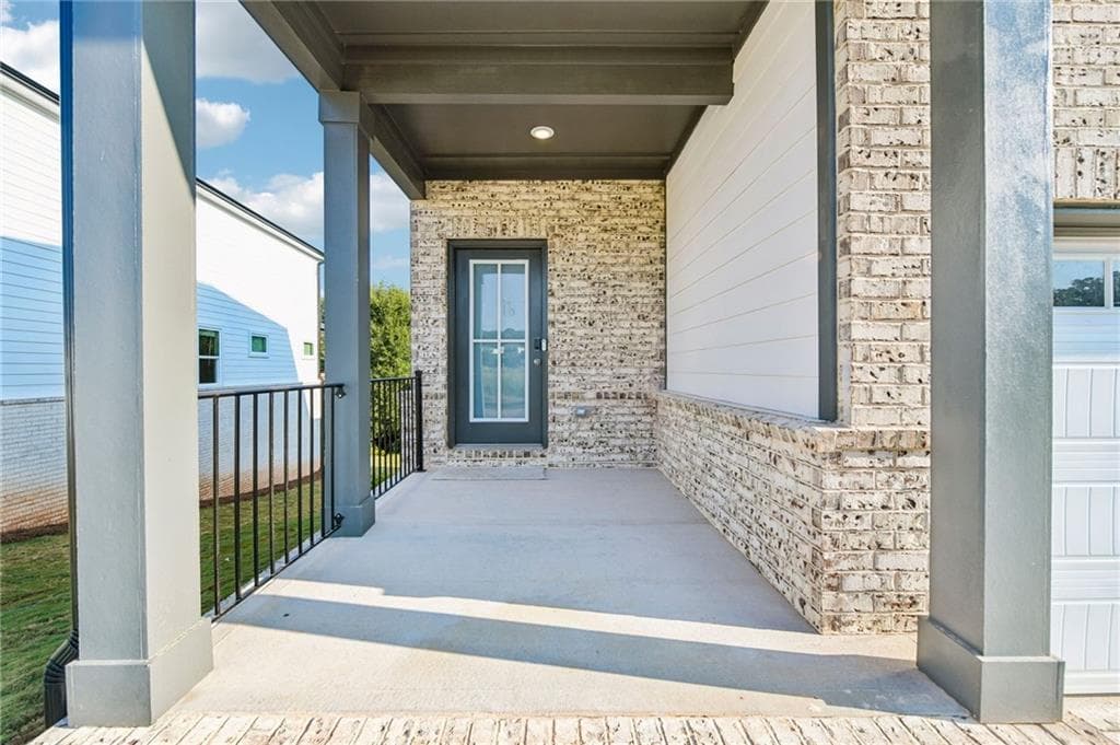 4 bedroom, 4 bathroom, 2,199 sq ft single family residence for sale at 5545 Ernst Lane, Cumming, GA 30041 — photo 6