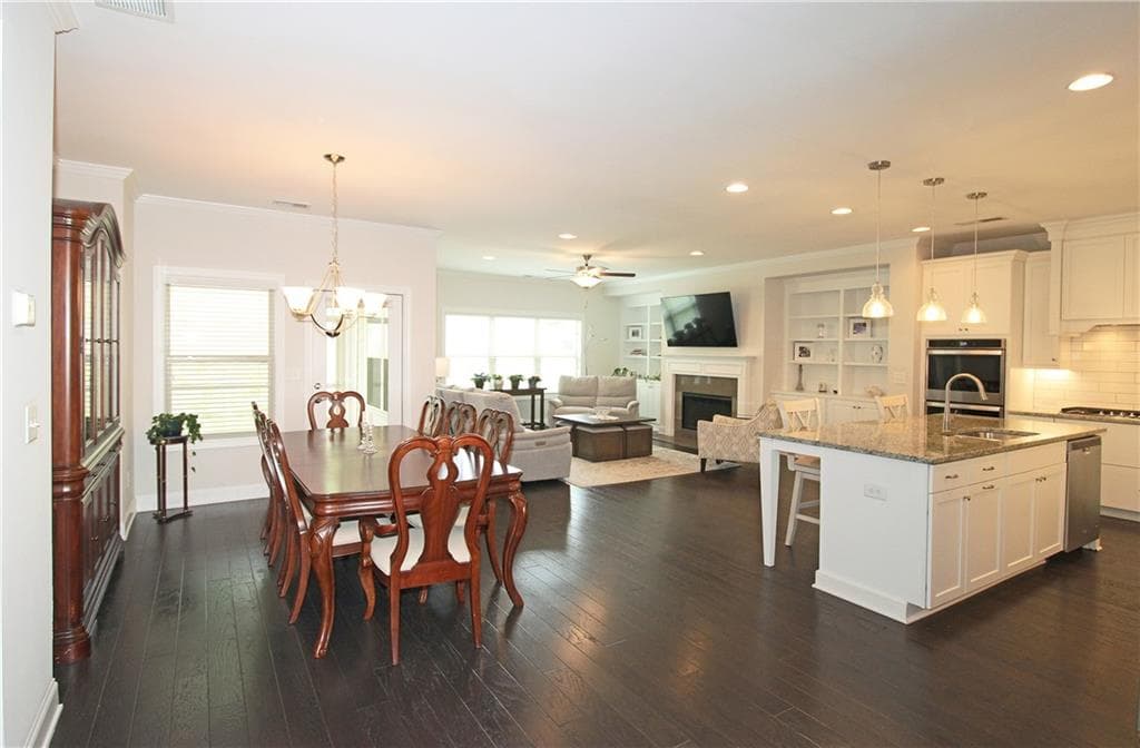 4 bedroom, 3 bathroom, 2,752 sq ft single family residence for sale at 1725 Nestledown Drive, Cumming, GA 30040 — photo 4