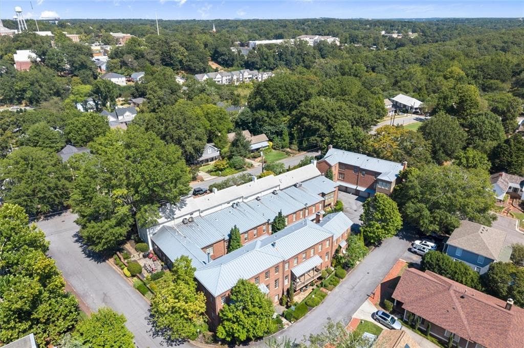 3 bedroom, 4 bathroom, 3,300 sq ft townhouse for sale at 65 Sloan Street 3, Roswell, GA 30075 — photo 3