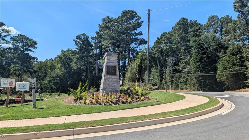 3 bedroom, 3 bathroom, 1,741 sq ft townhouse for sale at 3591 Saddleback Drive, Kennesaw, GA 30144 — photo 3