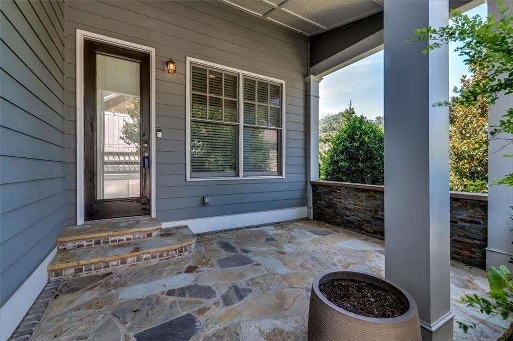 5 bedroom, 5 bathroom, 3,820 sq ft single family residence for sale at 202 Golden Banner Avenue, Marietta, GA 30060 — photo 4