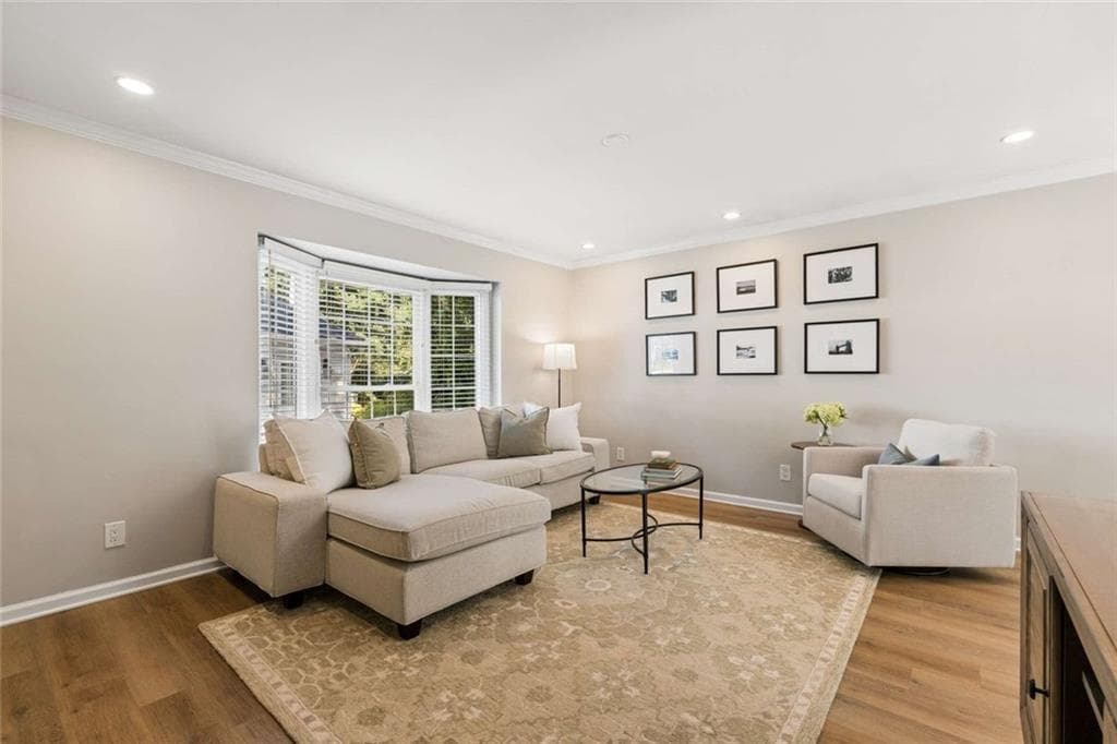 2 bedroom, 2 bathroom, 1,108 sq ft townhouse for sale at 136 NW Peachtree Memorial Drive VA 1, Atlanta, GA 30309 — photo 4