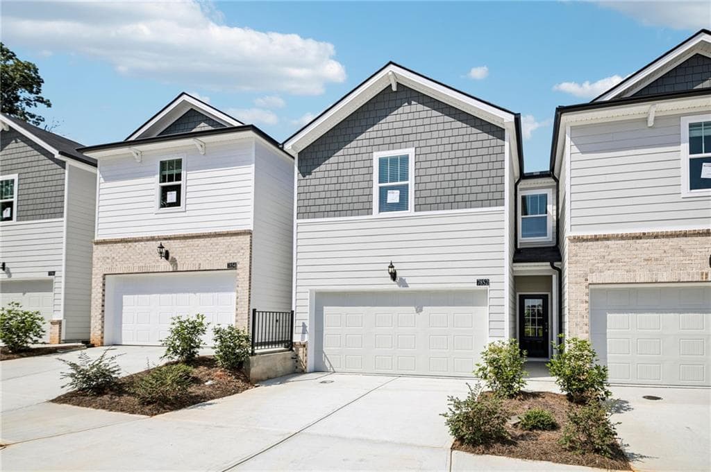 3 bedroom, 3 bathroom, 1,640 sq ft townhouse for sale at 7852 Marie Way, Fairburn, GA 30213 — photo 3