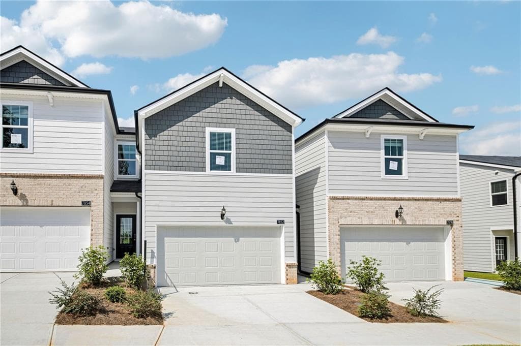 3 bedroom, 3 bathroom, 1,640 sq ft townhouse for sale at 7852 Marie Way, Fairburn, GA 30213 — photo 4