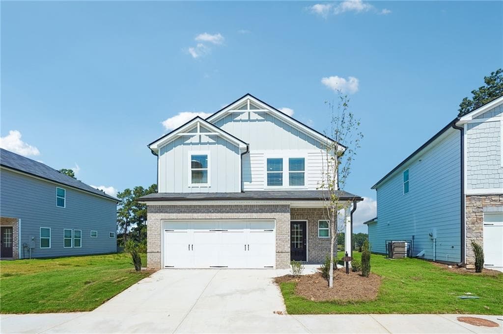 5 bedroom, 3 bathroom, 2,352 sq ft single family residence for sale at 2865 Aralynn Way, College Park, GA 30337