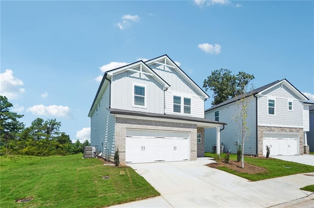 5 bedroom, 3 bathroom, 2,352 sq ft single family residence for sale at 2865 Aralynn Way, College Park, GA 30337 — photo 5