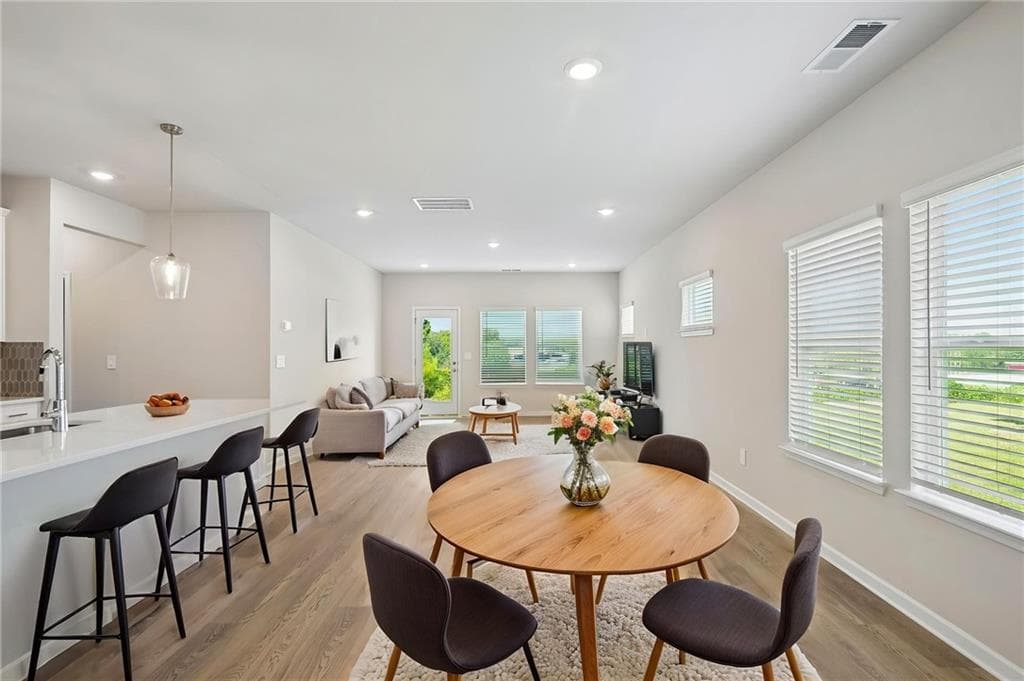 5 bedroom, 3 bathroom, 2,352 sq ft single family residence for sale at 2865 Aralynn Way, College Park, GA 30337 — photo 7