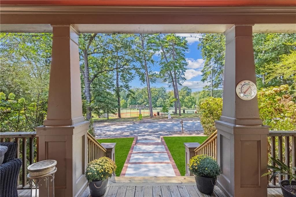 5 bedroom, 3 bathroom, 3,000 sq ft single family residence for sale at 262 Daniel Avenue, Atlanta, GA 30317 — photo 2