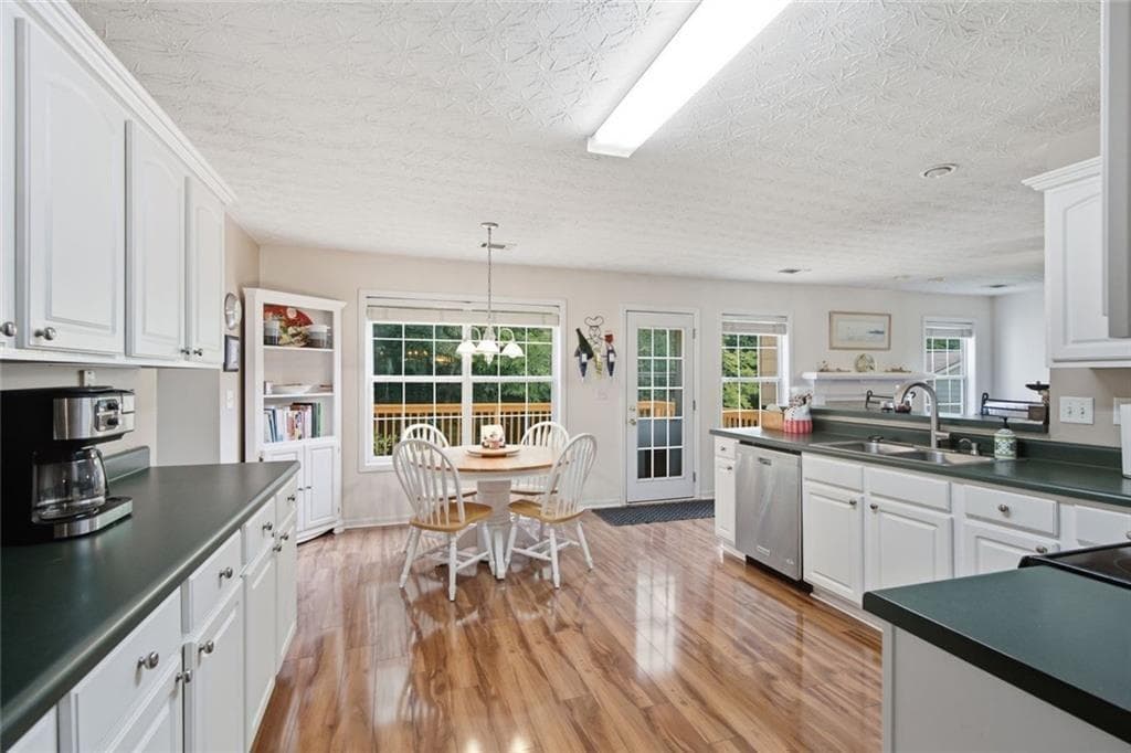 4 bedroom, 3 bathroom, 2,749 sq ft single family residence for sale at 658 Bartow Drive, Dacula, GA 30019 — photo 2