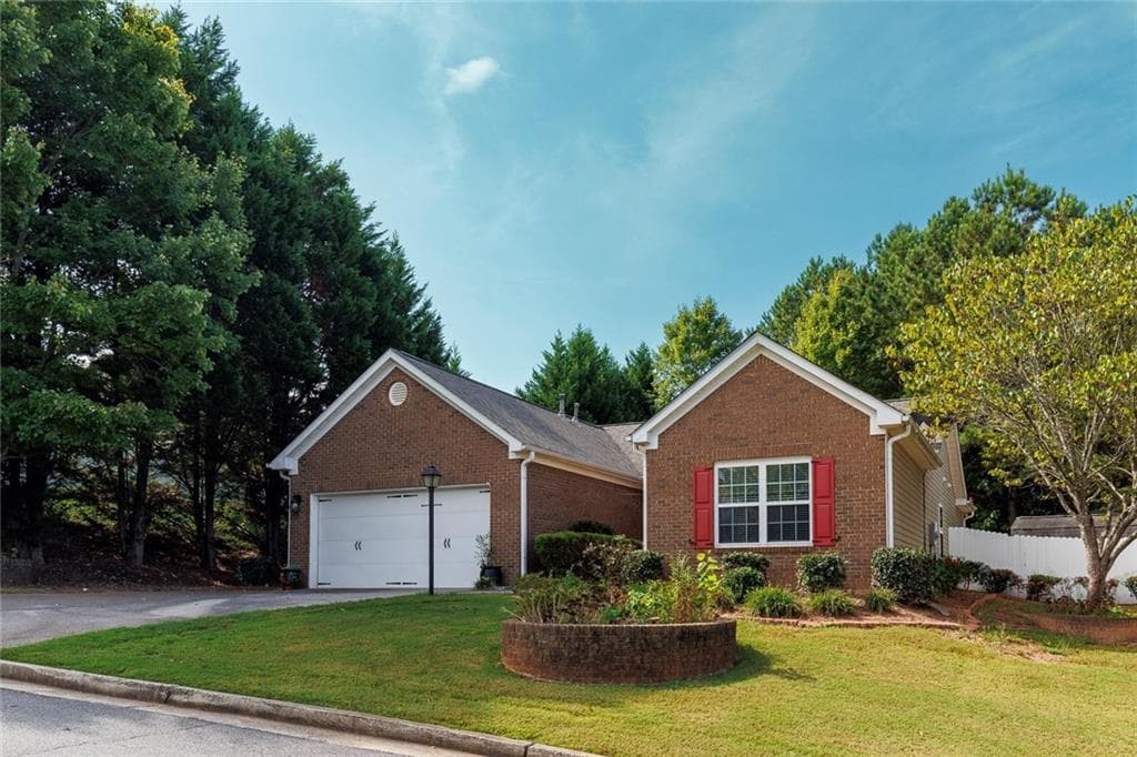3 bedroom, 2 bathroom, 1,873 sq ft single family residence for sale at 5003 Centennial Commons Drive, Acworth, GA 30102 — photo 3