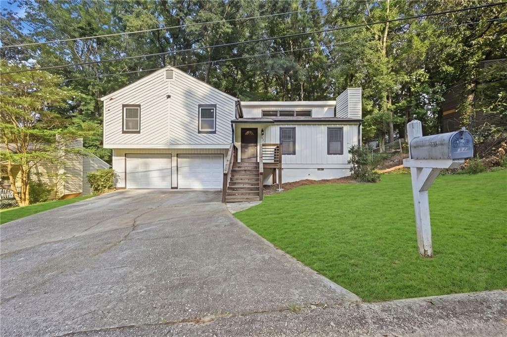 3 bedroom, 2 bathroom, 1,496 sq ft single family residence for sale at 278 Shalloway Drive, Kennesaw, GA 30144 — photo 1 of 33