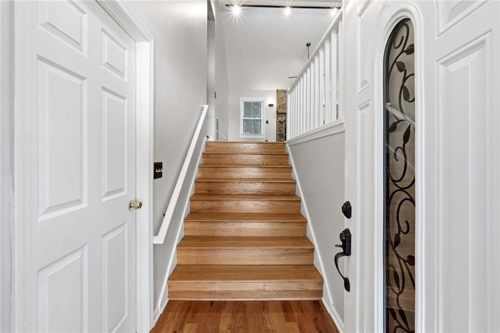 4 bedroom, 3 bathroom, 1,686 sq ft single family residence for sale at 3861 Nowlin Road, Kennesaw, GA 30144 — photo 6