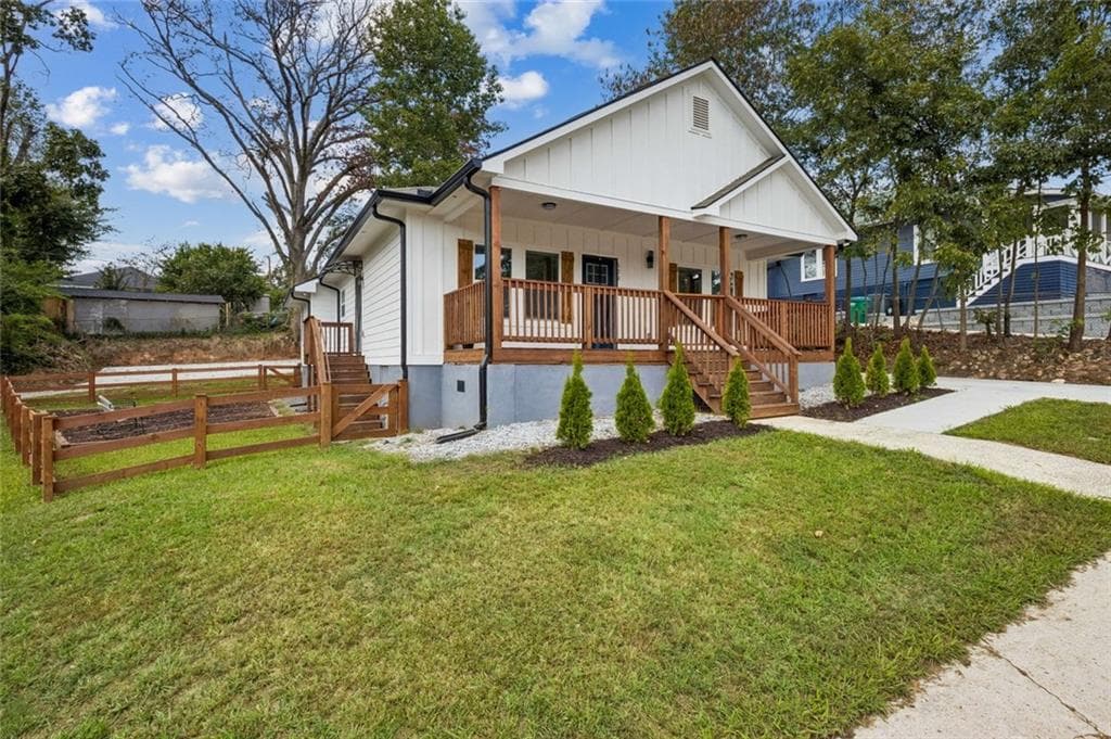 4 bedroom, 2 bathroom, 1,632 sq ft single family residence for sale at 629 Elmwood Street, Canton, GA 30114 — photo 3