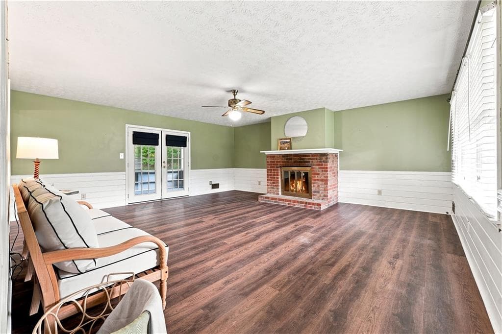 4 bedroom, 2 bathroom, 1,954 sq ft single family residence for sale at 3784 Butterfield Drive, Kennesaw, GA 30152 — photo 3
