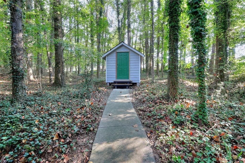 4 bedroom, 3 bathroom, 4,503 sq ft single family residence for sale at 1786 SW Bear Cave, Lilburn, GA 30047 — photo 7