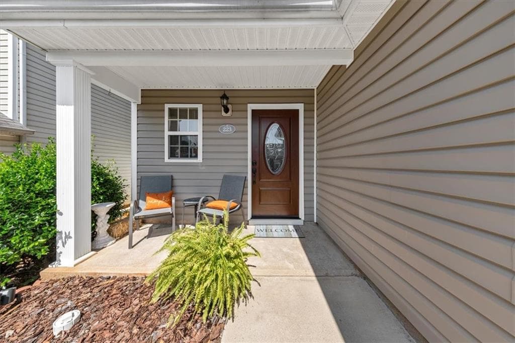 3 bedroom, 3 bathroom, 1,528 sq ft single family residence for sale at 223 Topaz Drive, Dallas, GA 30132 — photo 3