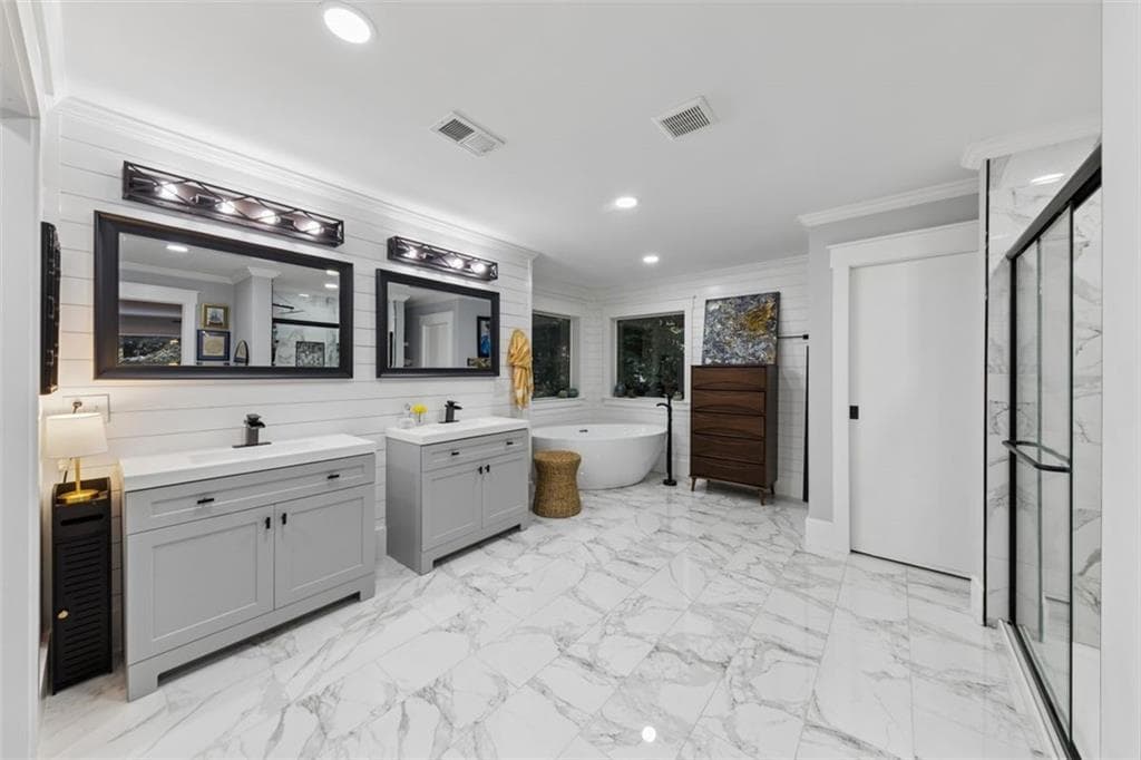 6 bedroom, 5 bathroom, 4,674 sq ft single family residence for sale at 2330 Castle Lane, Marietta, GA 30062 — photo 7