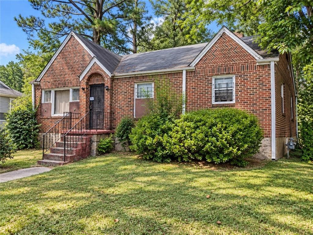 2 bedroom, 1 bathroom, 1,070 sq ft single family residence for sale at 2870 Mcafee Road, Decatur, GA 30032