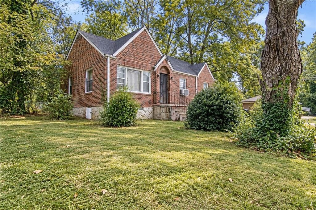 2 bedroom, 1 bathroom, 1,070 sq ft single family residence for sale at 2870 Mcafee Road, Decatur, GA 30032 — photo 2