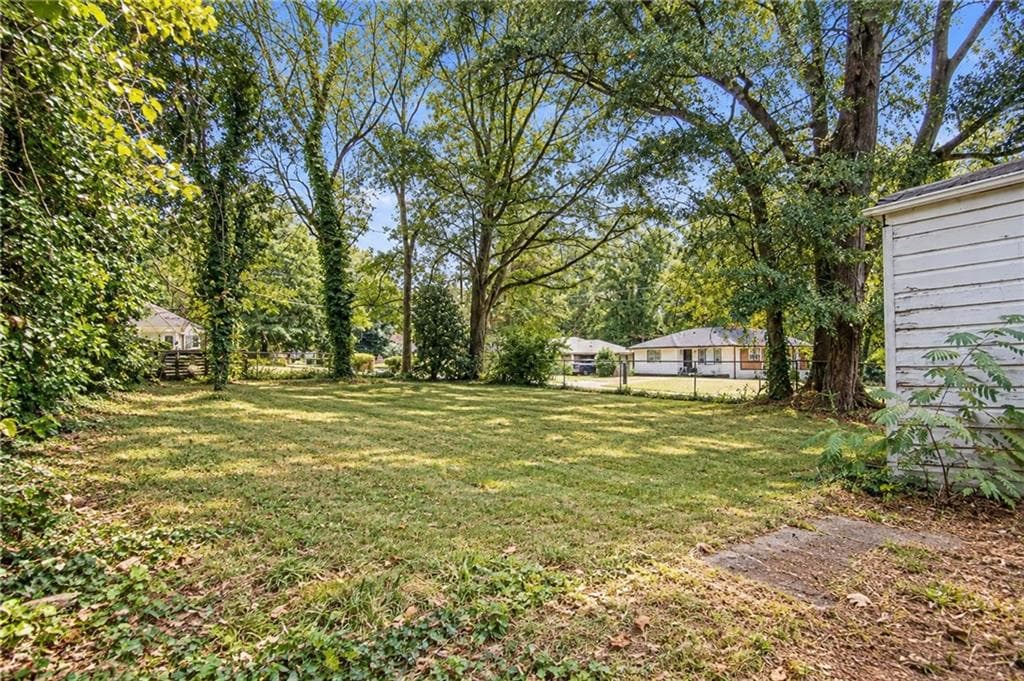 2 bedroom, 1 bathroom, 1,070 sq ft single family residence for sale at 2870 Mcafee Road, Decatur, GA 30032 — photo 6