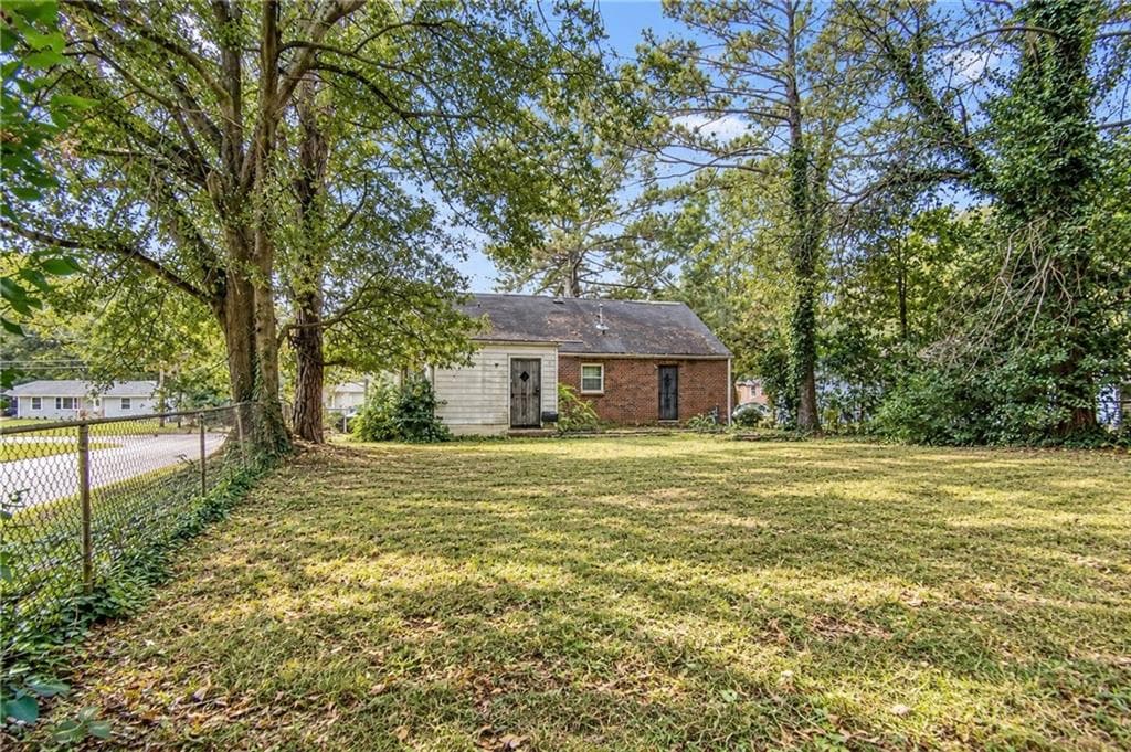 2 bedroom, 1 bathroom, 1,070 sq ft single family residence for sale at 2870 Mcafee Road, Decatur, GA 30032 — photo 7