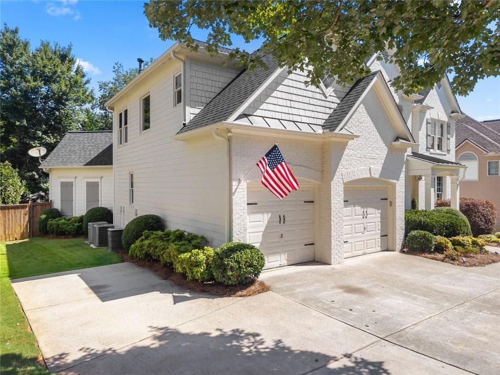 7 bedroom, 5 bathroom, 3,253 sq ft single family residence for sale at 960 Garden Crossing Lane, Cumming, GA 30040 — photo 4