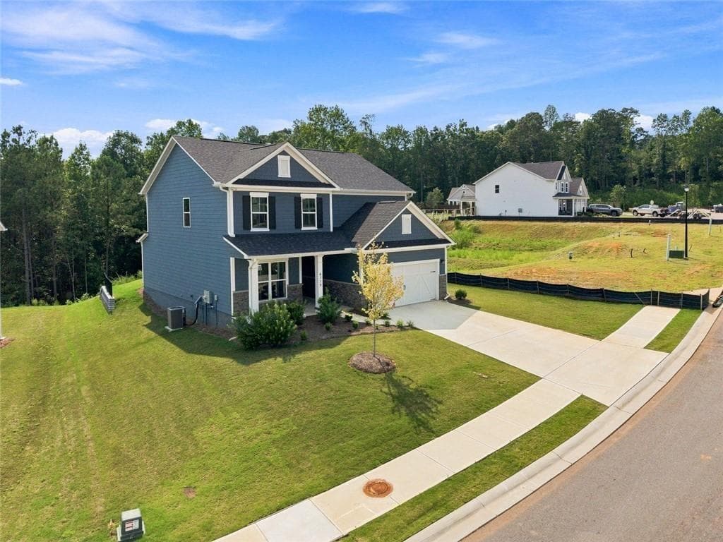 3 bedroom, 3 bathroom, 2,600 sq ft single family residence for rent at 4719 Wilderness Trail 1, Flowery Branch, GA 30542 for $2,500 a month — photo 2
