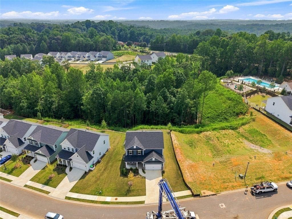 3 bedroom, 3 bathroom, 2,600 sq ft single family residence for rent at 4719 Wilderness Trail 1, Flowery Branch, GA 30542 for $2,500 a month — photo 4