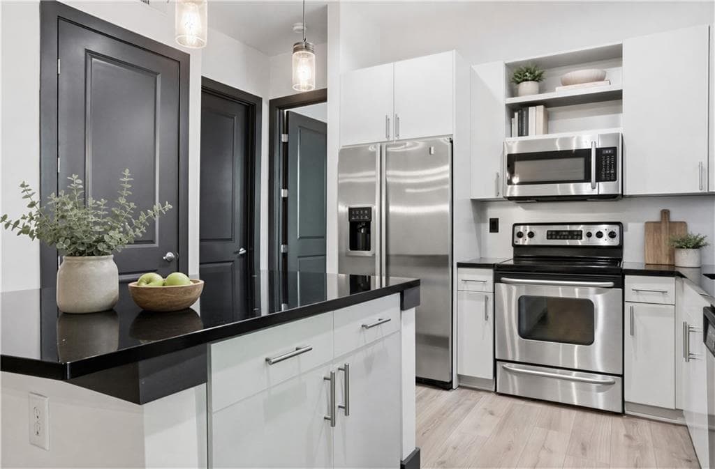 1 bedroom, 1 bathroom, 818 sq ft condominium for sale at 747 Ralph Mcgill Boulevard 202, Atlanta, GA 30312 — photo 9