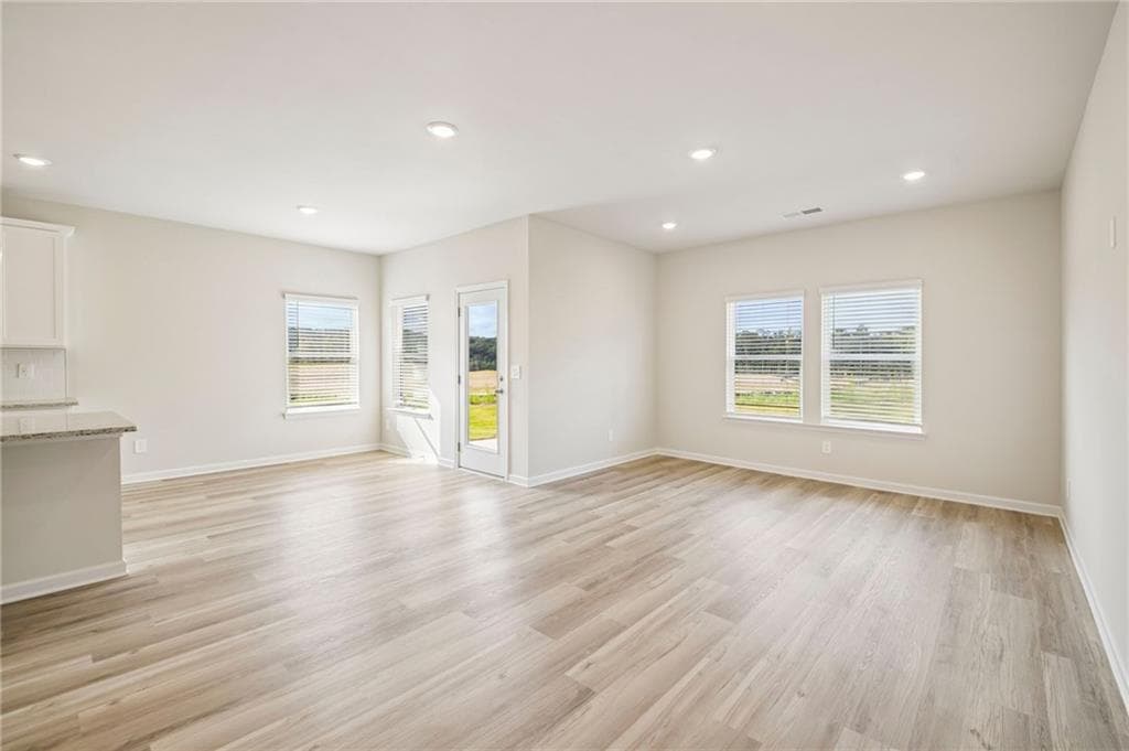 5 bedroom, 3 bathroom, 2,622 sq ft single family residence for sale at 707 Cargile Court, Villa Rica, GA 30180 — photo 7
