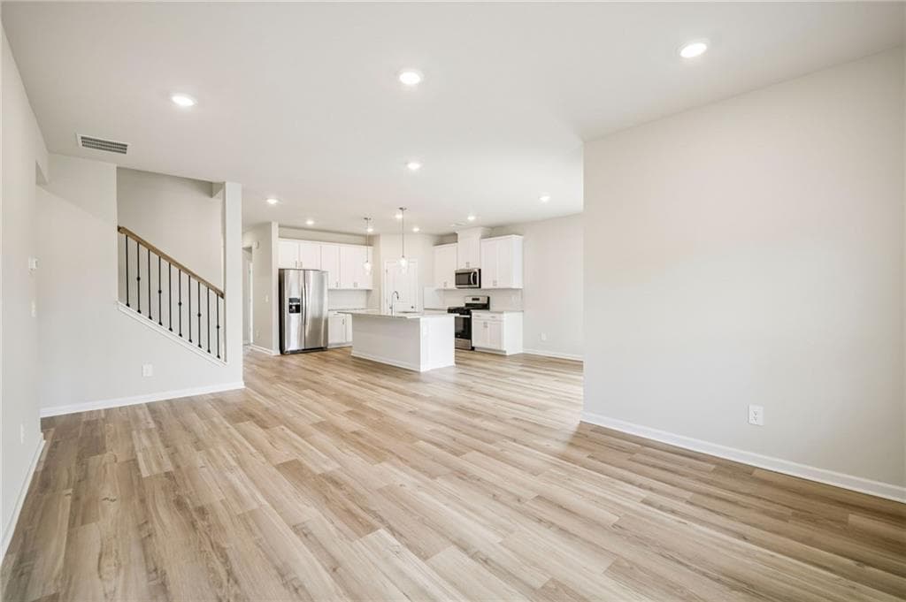 5 bedroom, 3 bathroom, 2,622 sq ft single family residence for sale at 707 Cargile Court, Villa Rica, GA 30180 — photo 9