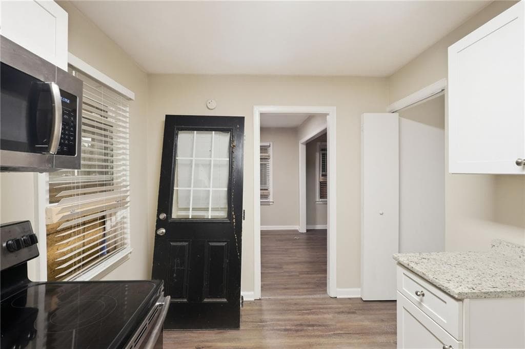 3 bedroom, 1 bathroom, 950 sq ft single family residence for sale at 1877 Selwyn Drive, Decatur, GA 30035 — photo 9