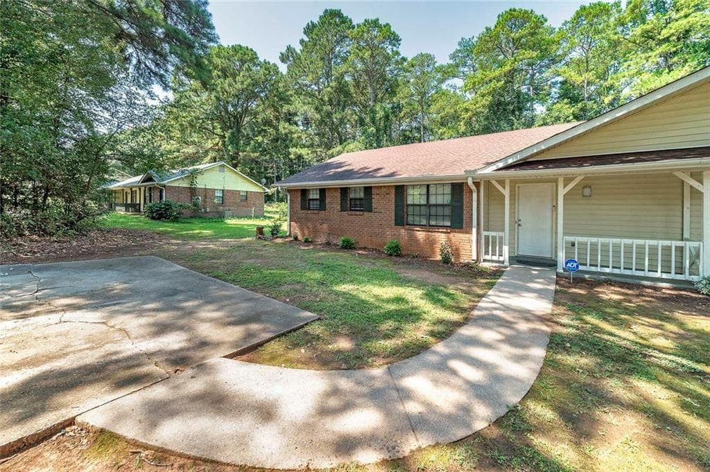 2 bedroom, 2 bathroom, 1,203 sq ft duplex for rent at 355 Santa Fe Trail, Ellenwood, GA 30294 for $1,650 a month — photo 3