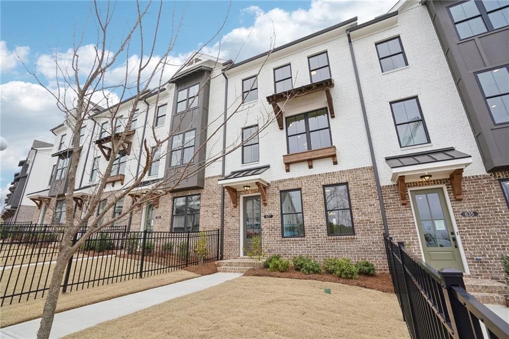 3 bedroom, 4 bathroom, 2,004 sq ft townhouse under contract at 657 Silva Street 141, Cumming, GA 30040 — photo 7